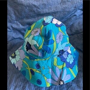 Retro floral print blue toned cotton bucket hat